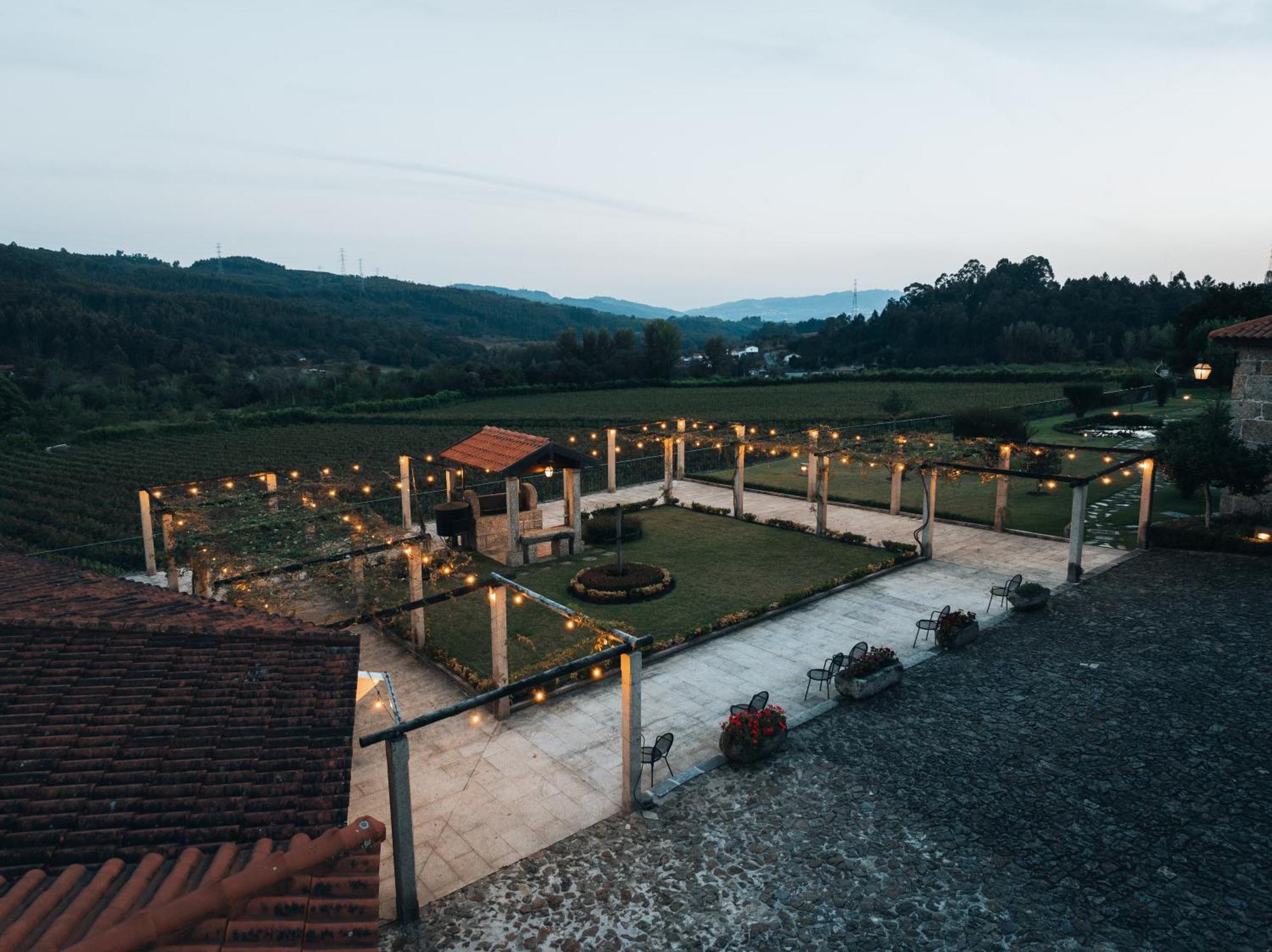 Вилла Quinta Da Eira Do Sol Гимарайнш Экстерьер фото