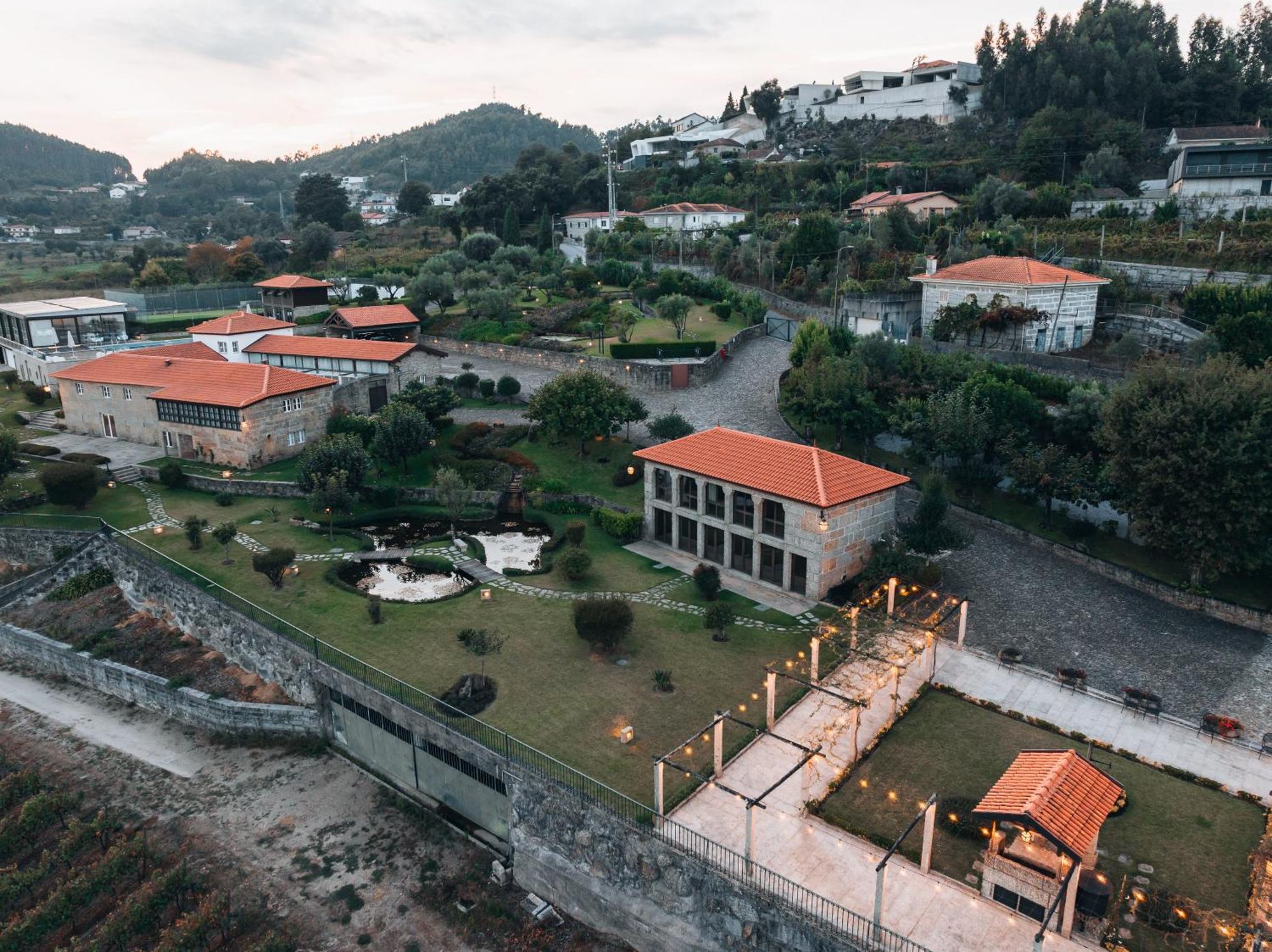 Вилла Quinta Da Eira Do Sol Гимарайнш Экстерьер фото