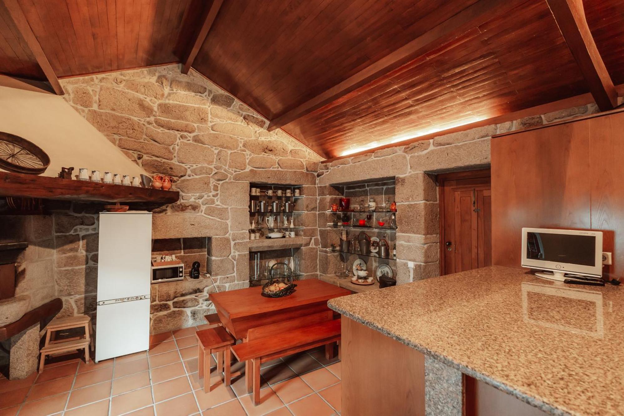 Вилла Quinta Da Eira Do Sol Гимарайнш Экстерьер фото