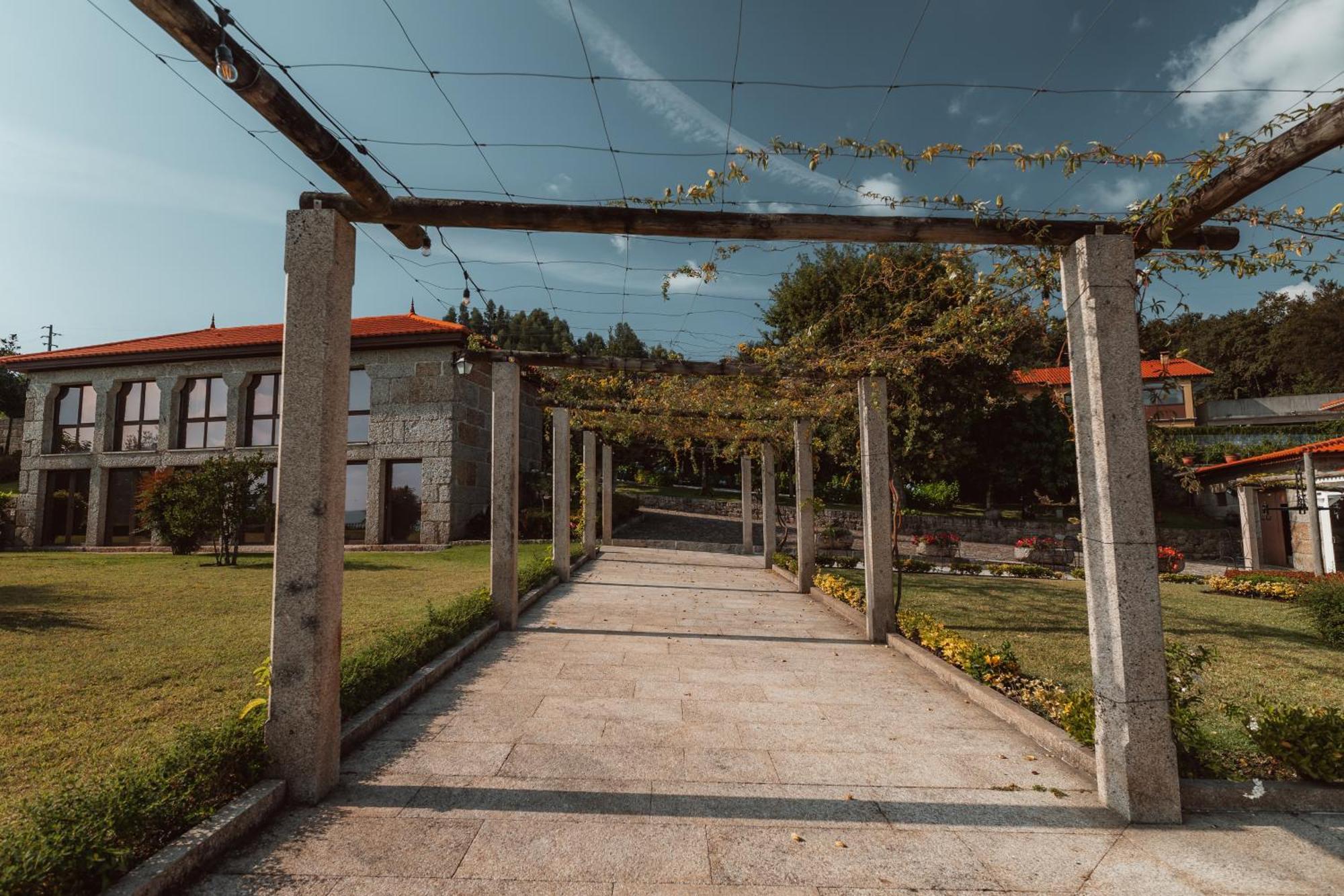 Вилла Quinta Da Eira Do Sol Гимарайнш Экстерьер фото