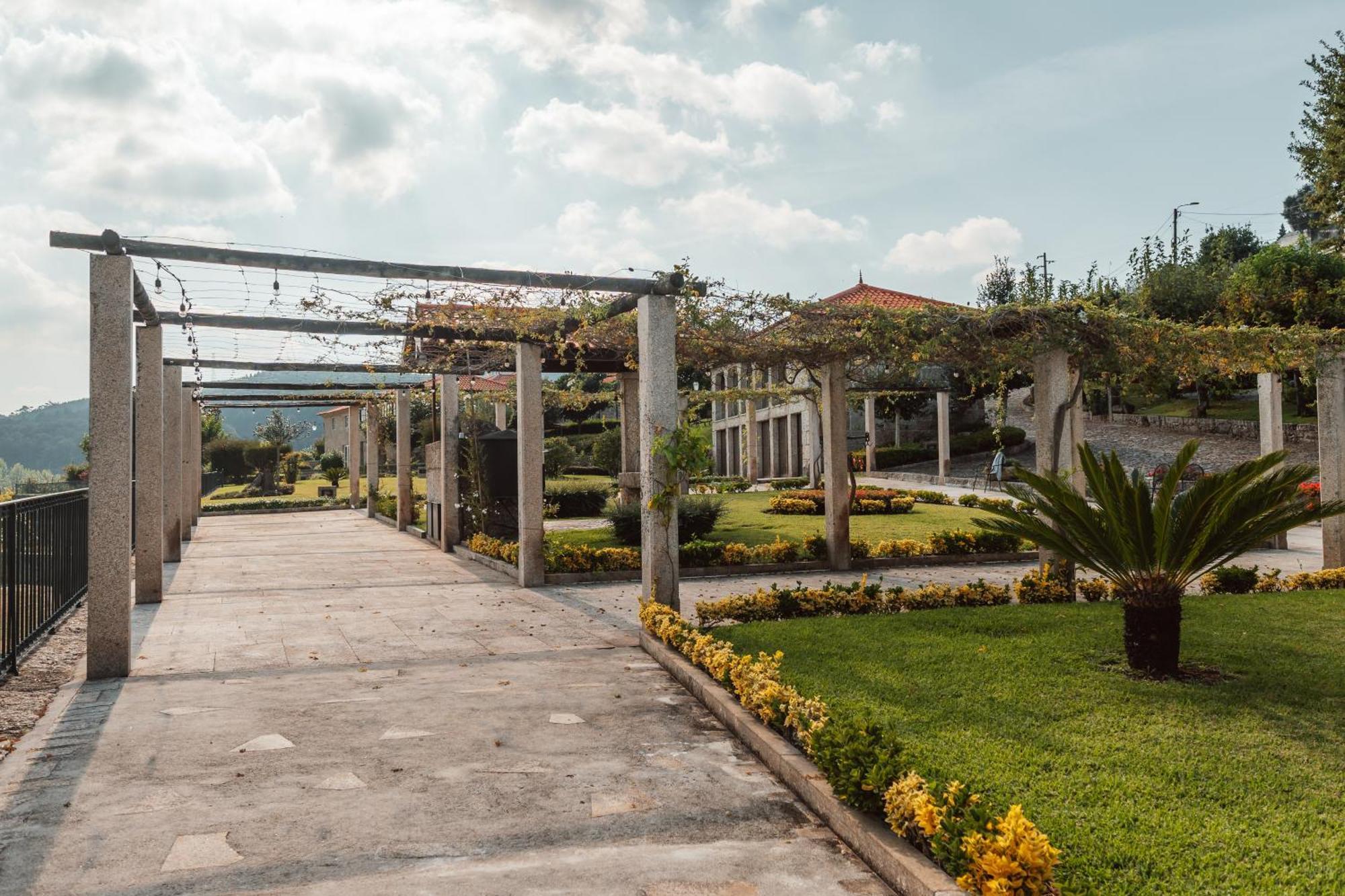 Вилла Quinta Da Eira Do Sol Гимарайнш Экстерьер фото